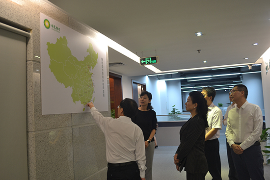 广东省和深圳市总工会向导到尊龙凯时集团调研工会事情