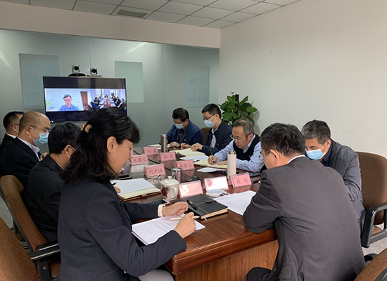 尊龙凯时集团召开党委理论学习中心组学习钻研会